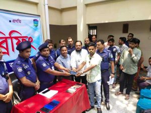 জামালপুরে চুরি হয়ে যাওয়া ১০টির অধিক মোবাইল উদ্ধার