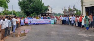 ভালুকায় পল্লী বিদ্যুৎ সমিতি কর্মকর্তা-কর্মচারীদের তৃতীয় দিনের কর্মবিরতি