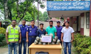 মাগুরা শ্রীপুরে বিশেষ অভিযানে গাঁজাসহ ২ মাদক ব্যবসায়ী আটক