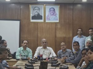 স্যার সলিমুল্লাহ মেডিকেল কলেজ মিটফোর্ড হাসপাতাল পরিদর্শন করলেন স্বাস্থ্যমন্ত্রী