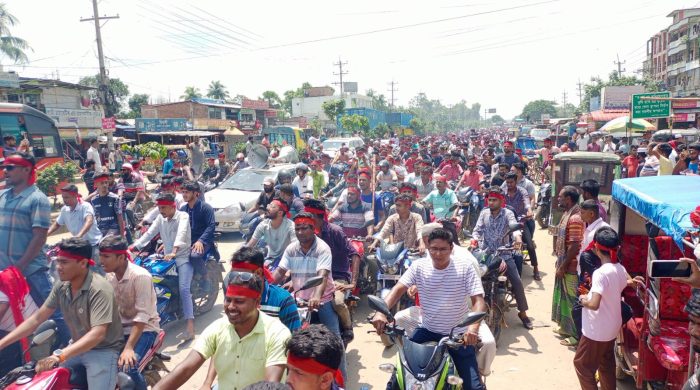 ভালুকায় স্বেচ্ছাসেবক দলের মোটরসাইকেল শোভাযাত্রা