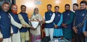 নকলা প্রেসক্লাব পরিবারের পক্ষে মতিয়া চৌধুরীকে ফুলেল শুভেচ্ছা